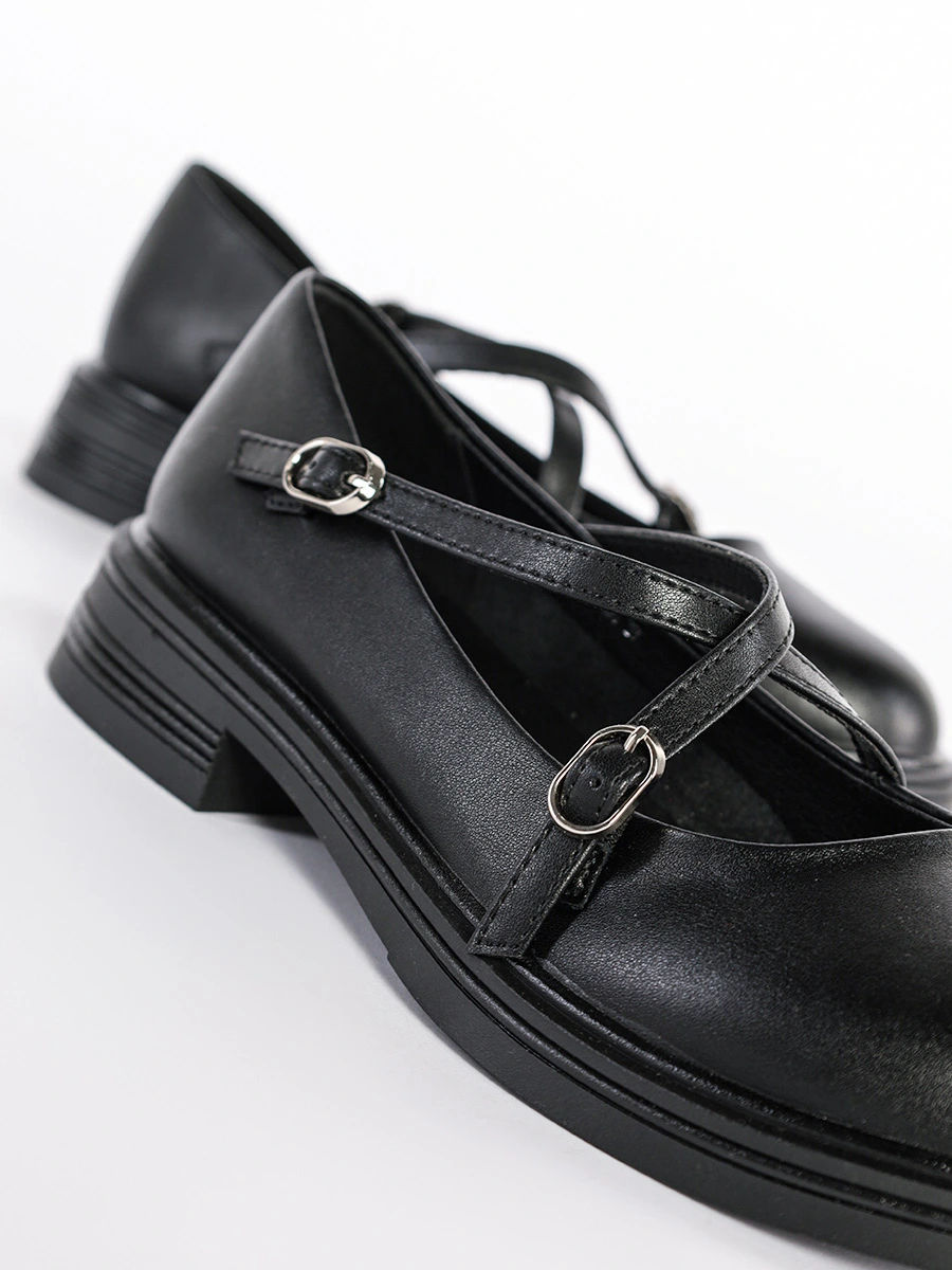 Туфли Мэри-Джейн черного цвета на низком каблуке